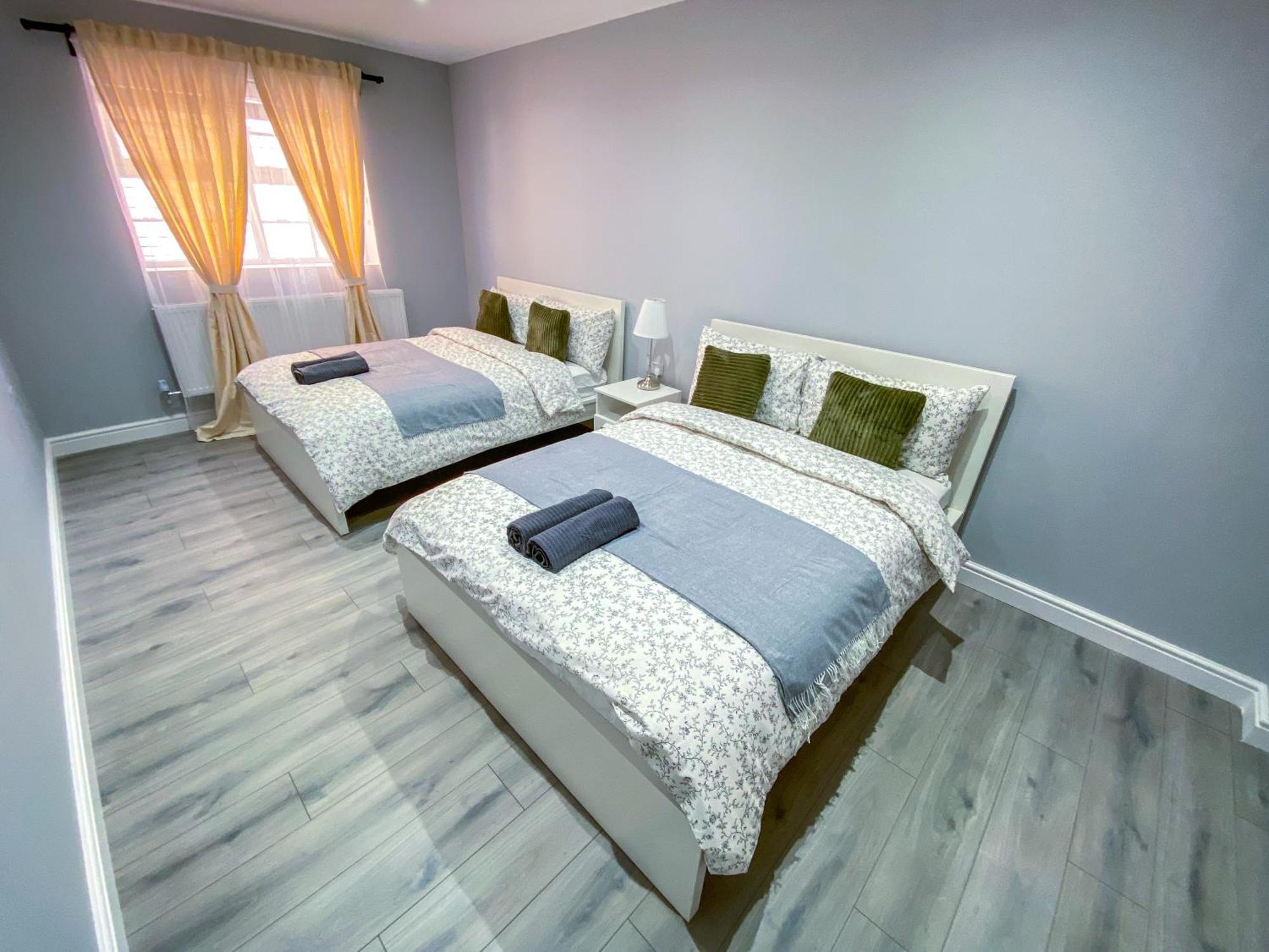 Modern 1-Bedroom Flat, 5 Guest, London - F2 Exterior photo
